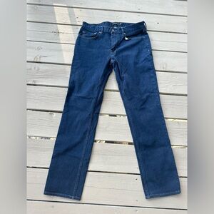 Banana Republic Dark Blue wash Slim Fit Jeans 32 x 32, like new condition.
